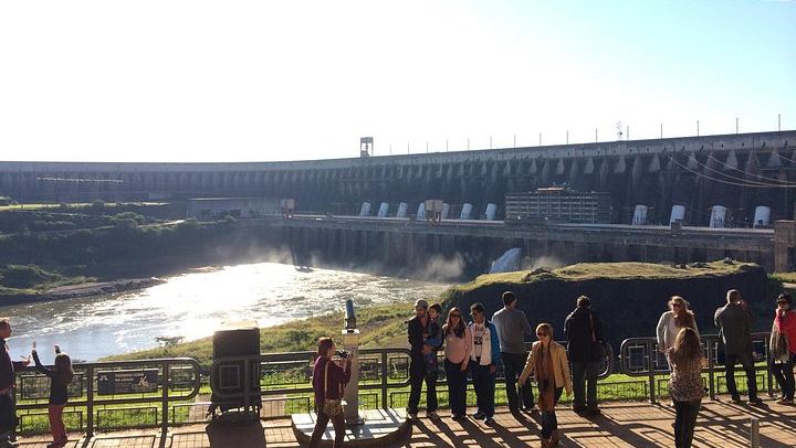 4-Day Iguassu Falls Package with 3 Hotel Nights, Itaipu Dam, Lunch and Airport Transfers (4/12)
