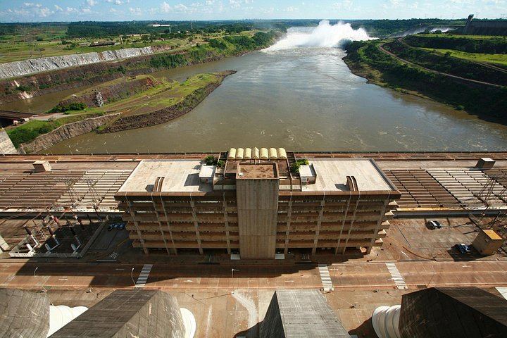 4-Day Iguassu Falls Package with 3 Hotel Nights, Itaipu Dam, Lunch and Airport Transfers (10/12)