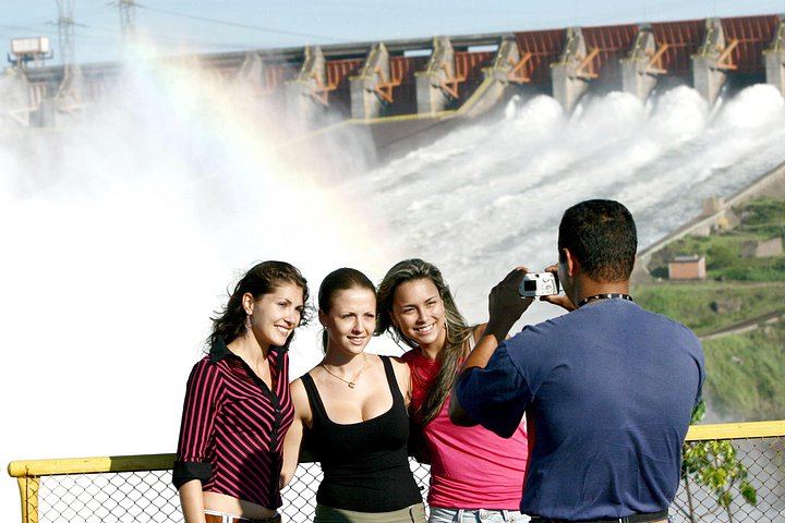 3-Day Iguassu Falls Package with 2 Hotel Nights in Foz do Iguacu, Itaipu Dam and Lunch (10/12)