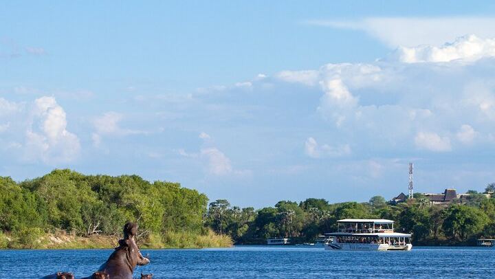 Victoria Falls and Chobe 4-Day Budget Safari With Boma Dinner and Drum Show (3/11)