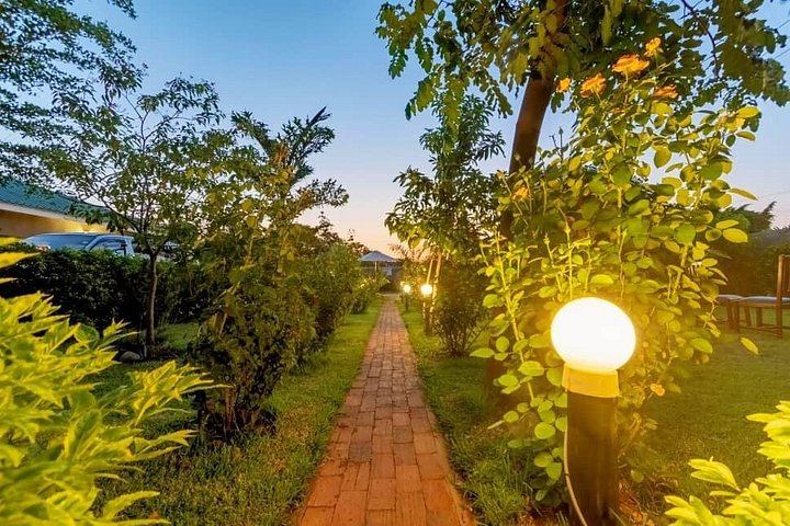 Victoria Falls and Chobe 4-Day Budget Safari With Boma Dinner and Drum Show (11/11)