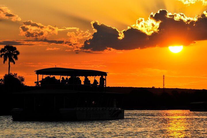 Victoria Falls and Chobe 4-Day Budget Safari With Boma Dinner and Drum Show (4/11)