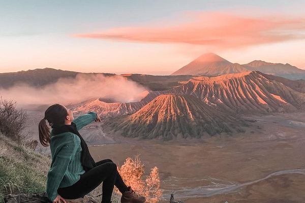 Four-Day Ijen, Bromo and Tumpak Sewu Tour with Goa Tetes and Malang Stop