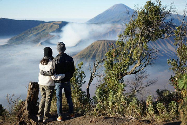 Four-Day Ijen, Bromo and Tumpak Sewu Tour with Goa Tetes and Malang Stop (6/7)