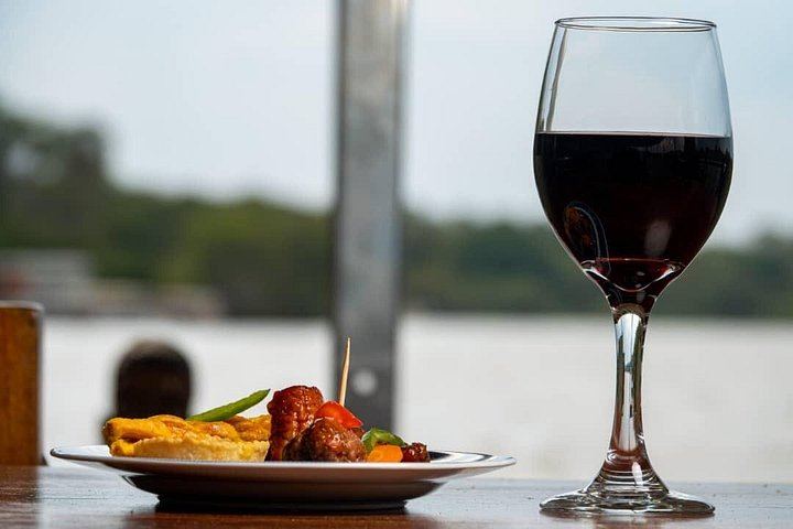 Victoria Falls 4-Day Safari With Helicopter Flight, Boma Dinner and Chobe Day (2/12)