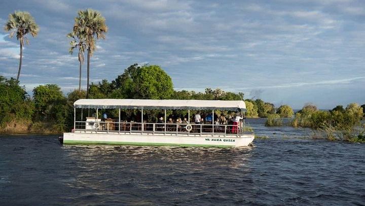 Victoria Falls 4-Day Safari With Helicopter Flight, Boma Dinner and Chobe Day (4/12)