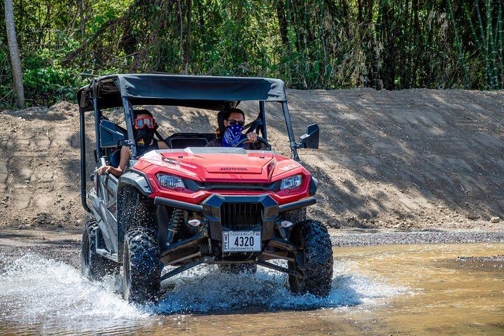 Half-Day 4x4 Jungle Safari from Jaco: Pura Vida Falls and Lunch at Paz del Campo (2/12)