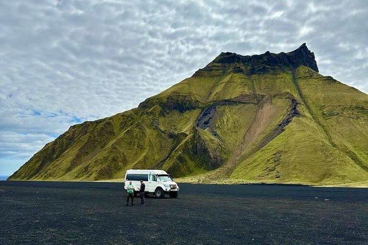 Katla Ice Cave 4x4 Tour from Reykjavik via Seljalandsfoss, Skogafoss and Reynisfjara (5/12)