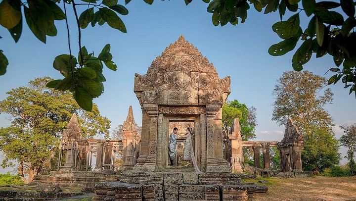 5-Day Angkor Temples, Roluos, Koh Ker, Beng Mealea and Kulen Waterfall Tour with Guide (4/8)