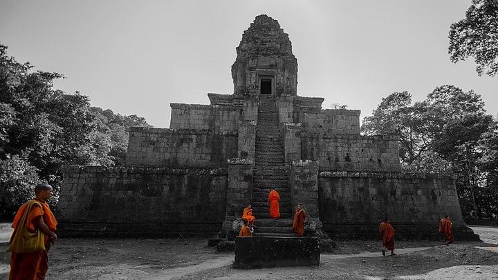 5-Day Angkor Temples, Roluos, Koh Ker, Beng Mealea and Kulen Waterfall Tour with Guide (3/8)