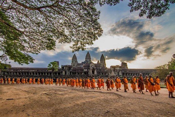 5-Day Angkor Temples, Roluos, Koh Ker, Beng Mealea and Kulen Waterfall Tour with Guide (8/8)