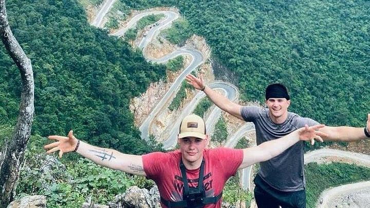 5-Day Ha Giang to Cao Bang Loop with Ma Pi Leng Pass, Pac Bo Cave and Ban Gioc (2/12)