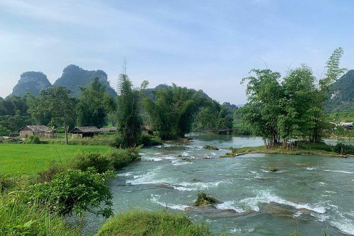 5-Day Ha Giang to Cao Bang Loop with Ma Pi Leng Pass, Pac Bo Cave and Ban Gioc (8/12)