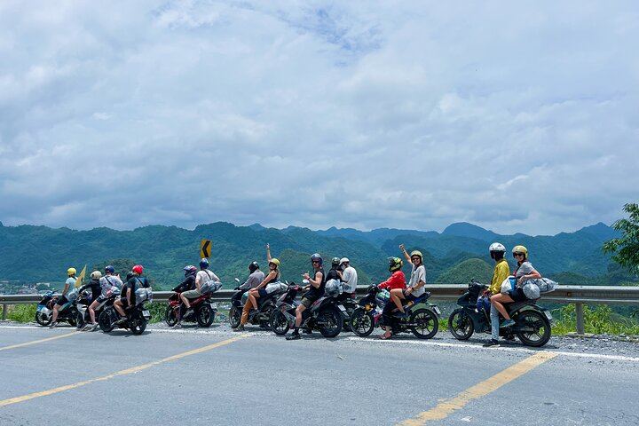 5-Day Ha Giang to Cao Bang Loop with Ma Pi Leng Pass, Pac Bo Cave and Ban Gioc (3/12)