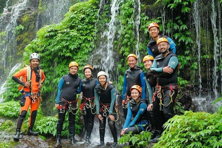 Aling Canyon Advanced Canyoning: 12 Rappels, 50 Meter Drop and Bat Cave (10/12)