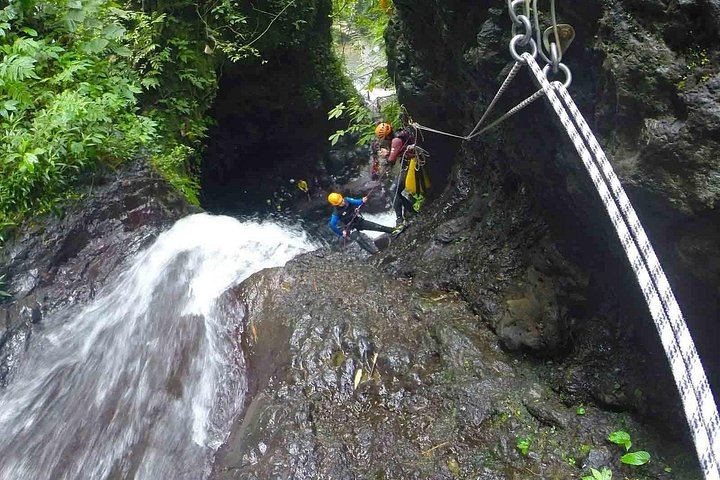 Aling Canyon Advanced Canyoning: 12 Rappels, 50 Meter Drop and Bat Cave (4/12)