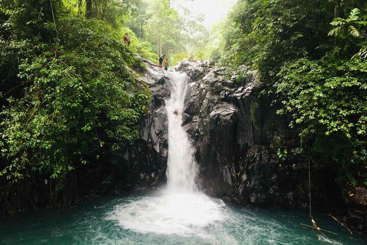 Aling Canyon Advanced Canyoning: 12 Rappels, 50 Meter Drop and Bat Cave (2/12)