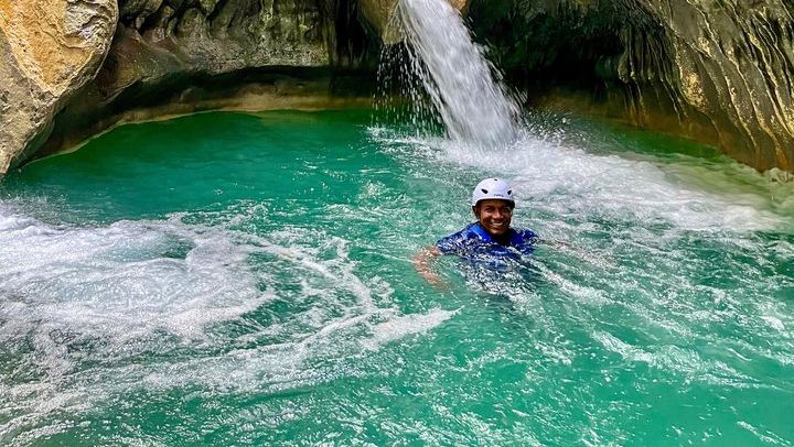 Puerto Plata 7 Waterfalls Hike and Slide with Buffet Lunch, 3.5 Hours, 5-Language Guides (1/12)
