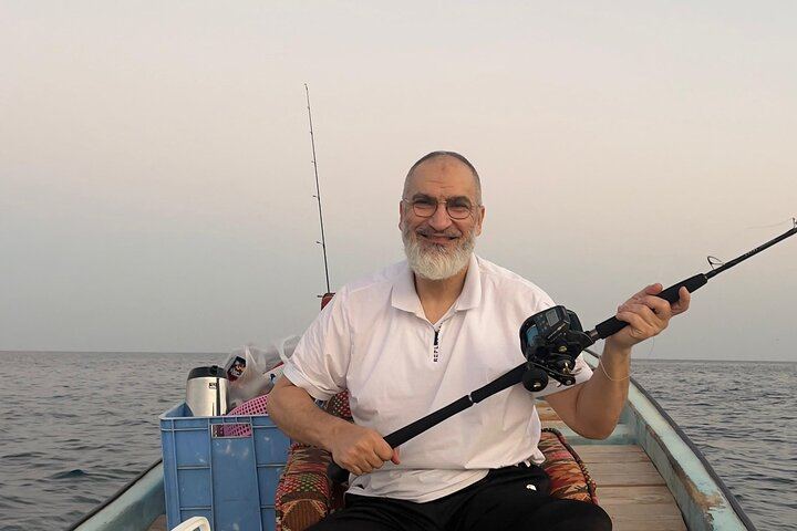 2-Day Private Wadi Shab Trip from Muscat with Tiwi Overnight and Morning Fishing Boat (8/12)
