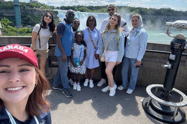 Oakes Garden and Niagara Parkway Guided Walk from Casino Niagara, Optional Boat Cruise (1/9)