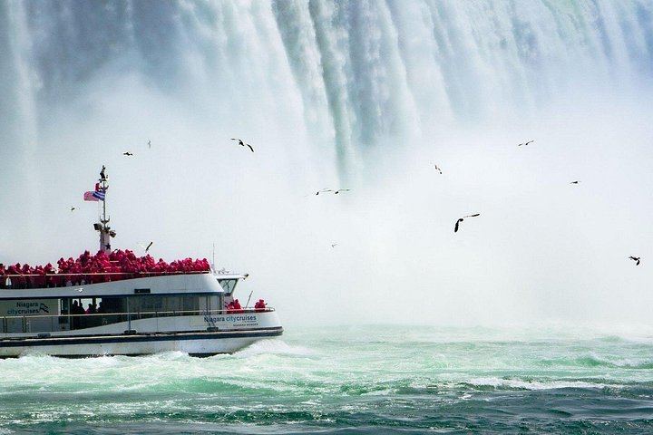 Niagara Falls Nine-Hour Day Tour from Toronto with WiFi Coach and Early Arrival (5/12)