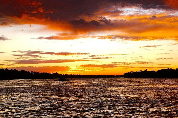 Victoria Falls and Chobe 3-Day Tour With Airport Transfers and Park Fees Included (2/12)