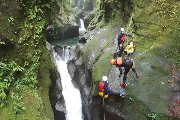Advanced Waterfall Rappel Canyoning in Dominica with Extreme Dominica