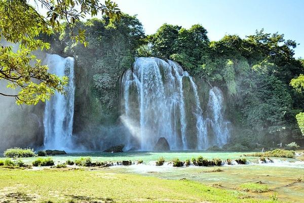 Ban Gioc Waterfall and Ba Be Lake 3-Day Tour with Nung and Tay Homestays