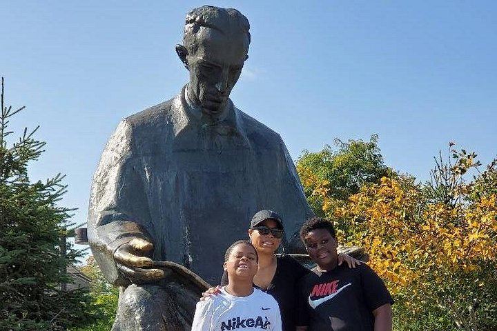 Niagara USA Guided Walk Ending at Cave of the Winds, with Maid of the Mist and Film (11/12)