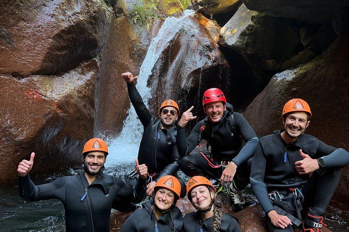 Afternoon Canyoning in Nuns Valley, Level 2: 15:00 Start, Rappels up to 15 m (5/9)