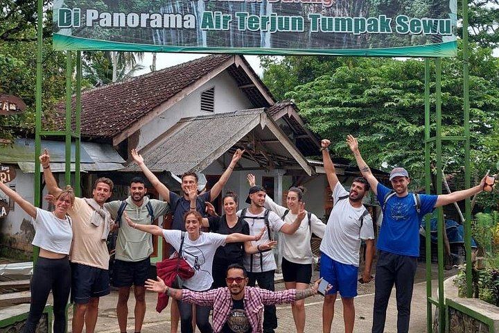Mount Bromo Sunrise and Tumpak Sewu Waterfall Private Tour from Surabaya, 4x4 Jeep (10/12)