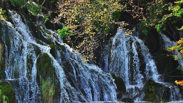 Luxury Plitvice Lakes Day Trip from Split or Trogir with Deer Valley Ranch Stop (4/9)