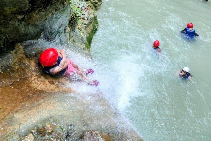 Damajagua 7 Waterfalls Family Tour with Dominican Lunch and Chocolate Factory Visit (5/11)