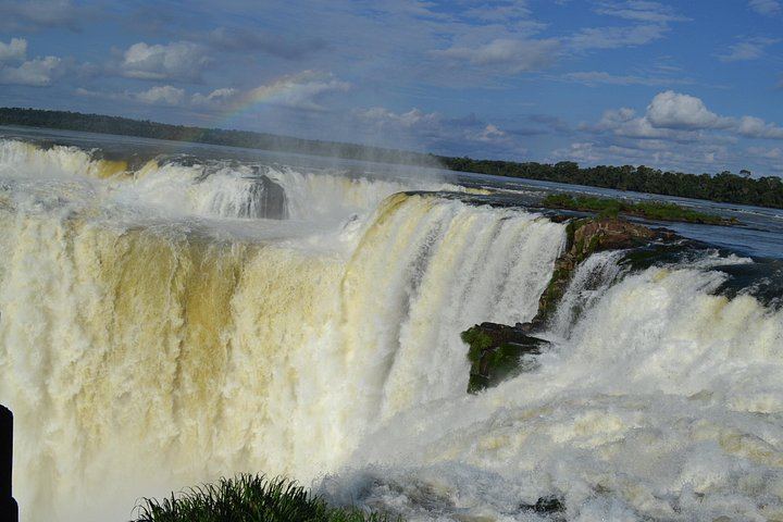 Iguazu Argentine Falls and Guarani Jasy Pora Community Visit with Tres Fronteras Stop (10/12)