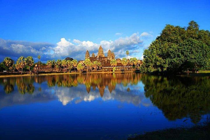 Private 2-Day Angkor Wat, Ta Prohm, Angkor Thom and Kulen Mountain Tour with Guide (1/12)