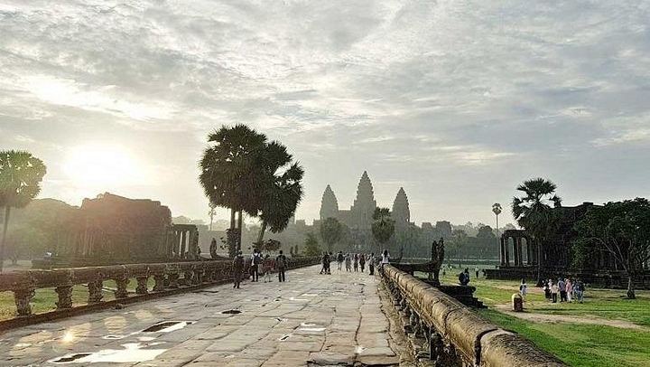 Private 3-Day Angkor, Banteay Srei, Kulen Waterfall, Beng Mealea and Tonle Sap Tour (4/9)