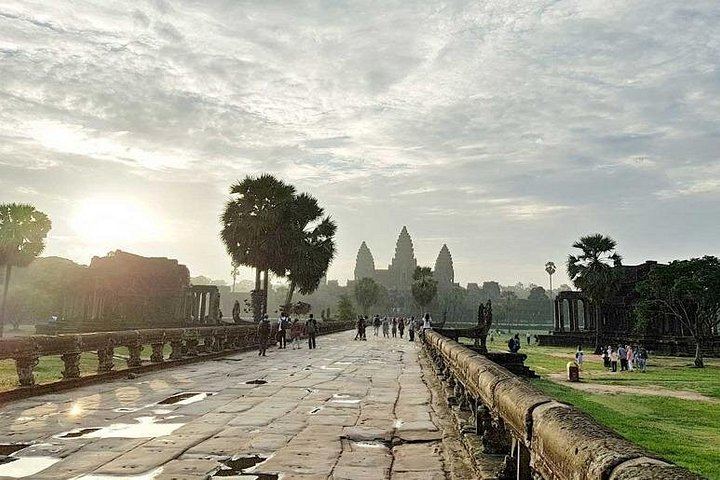Private 3-Day Angkor, Banteay Srei, Kulen Waterfall, Beng Mealea and Tonle Sap Tour (4/9)
