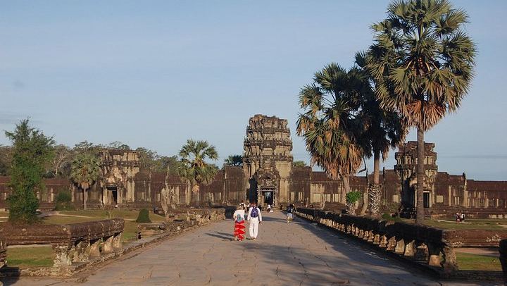 2-Day Angkor Thom, Angkor Wat, Banteay Srei and Kulen Mountain Tour with Sunset Stop (4/4)