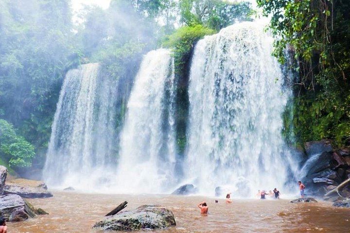 Private 2-Day Angkor Wat and Phnom Kulen Waterfall Tour with Banteay Srei and Bayon (4/5)