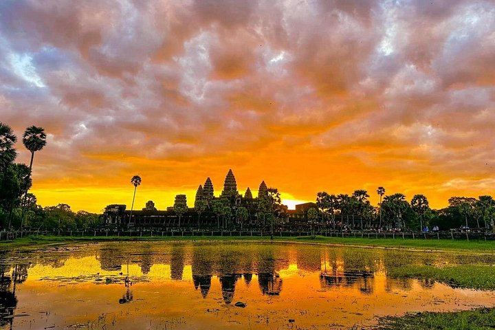 Private 3-Day Angkor Wat, Banteay Srei and Phnom Kulen Tour with Driver and Guide (1/5)