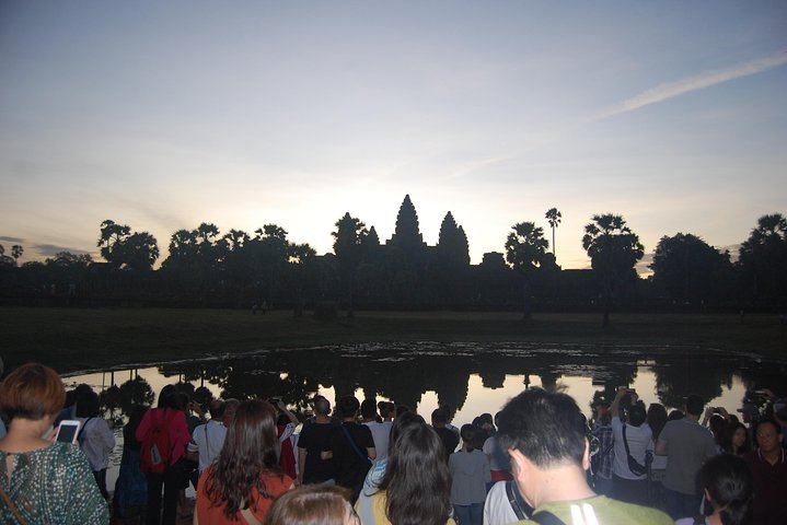 2-Day Angkor Thom, Angkor Wat, Banteay Srei and Kulen Mountain Tour with Sunset Stop (1/4)