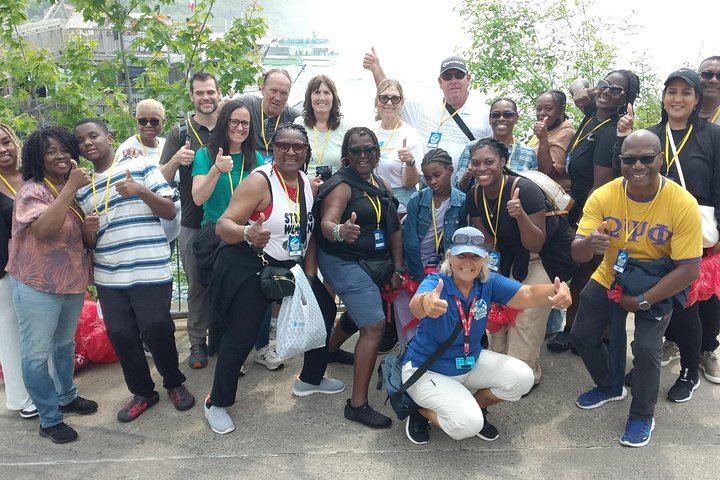 Walk Niagara Tours Two-Hour Walk: Hornblower Boat Cruise and Over 20 Landmarks (7/12)