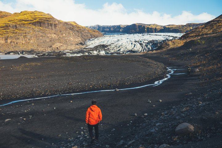 Reykjavik Day Tour to Seljalandsfoss, Skógafoss, Reynisfjara and Sólheimajökull Glacier (9/12)