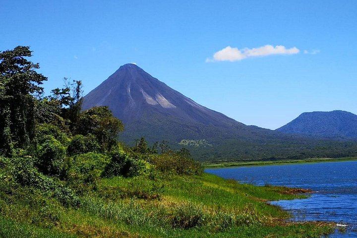 Arenal Volcano or La Fortuna Waterfall with Baldi Hot Springs from Guanacaste (10/12)