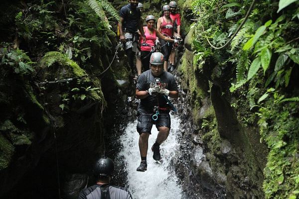 Arenal River Canyon Rappelling with Canopy Lines and Lunch at La Roca Bistró