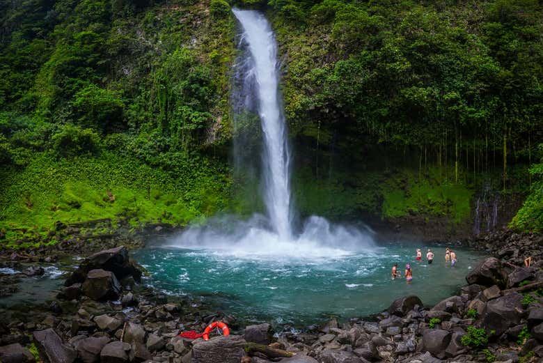 Arenal Volcano, Maleku Village and La Fortuna Waterfall Day with Hot Springs Soak (1/3)