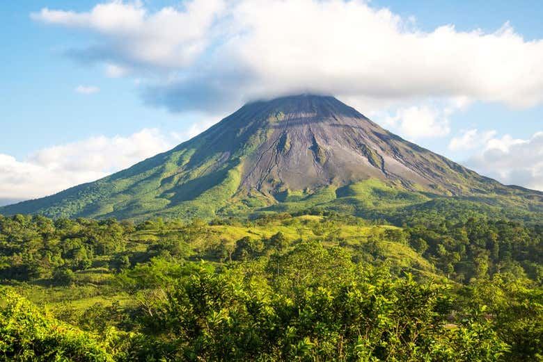 Arenal Volcano, Maleku Village and La Fortuna Waterfall Day with Hot Springs Soak (3/3)