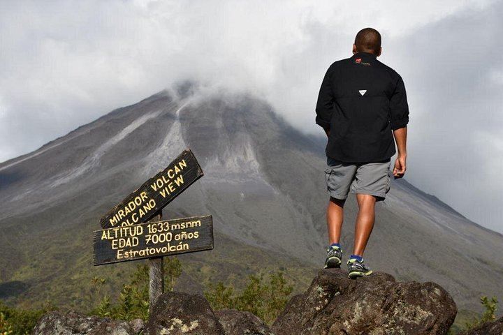 Arenal 1968 Trail, La Fortuna Waterfall and Mistico Hanging Bridges Small-Group Combo (2/12)