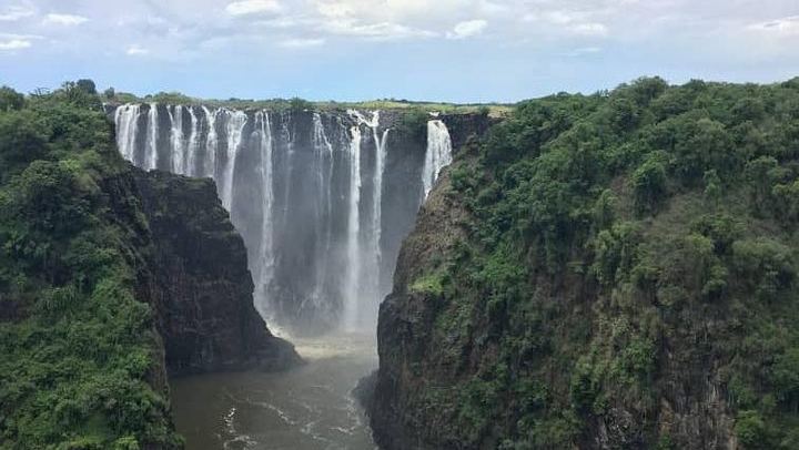 Victoria Falls Zambia Tour with Boiling Pot, Knife Edge Bridge, Snacks and Parking Fees (3/7)