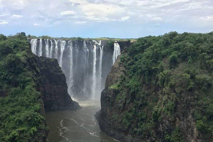 Victoria Falls Zambia Tour with Boiling Pot, Knife Edge Bridge, Snacks and Parking Fees (3/7)